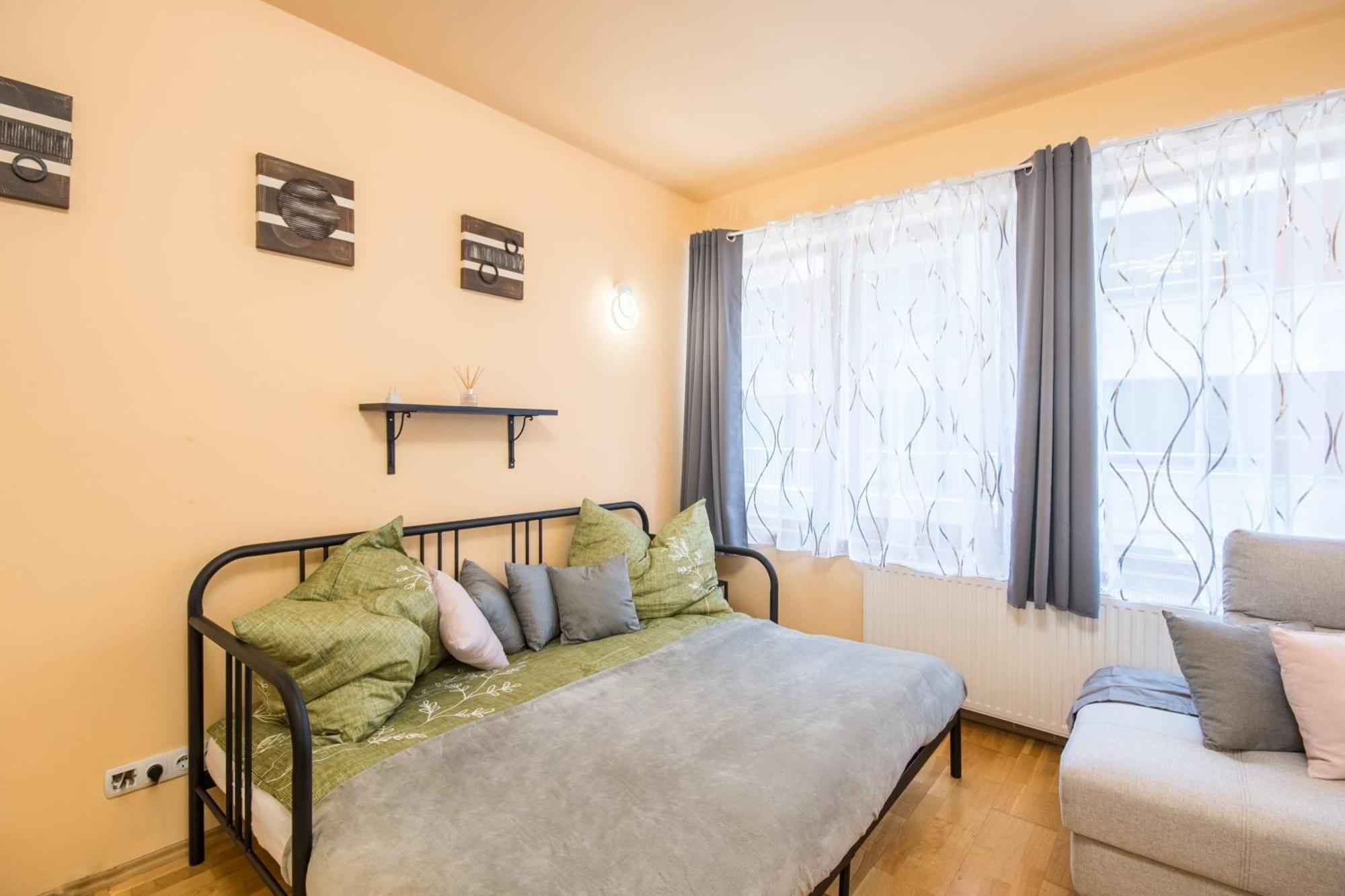 Apartment Very Central - Large - Balcony - Comfy Budapest