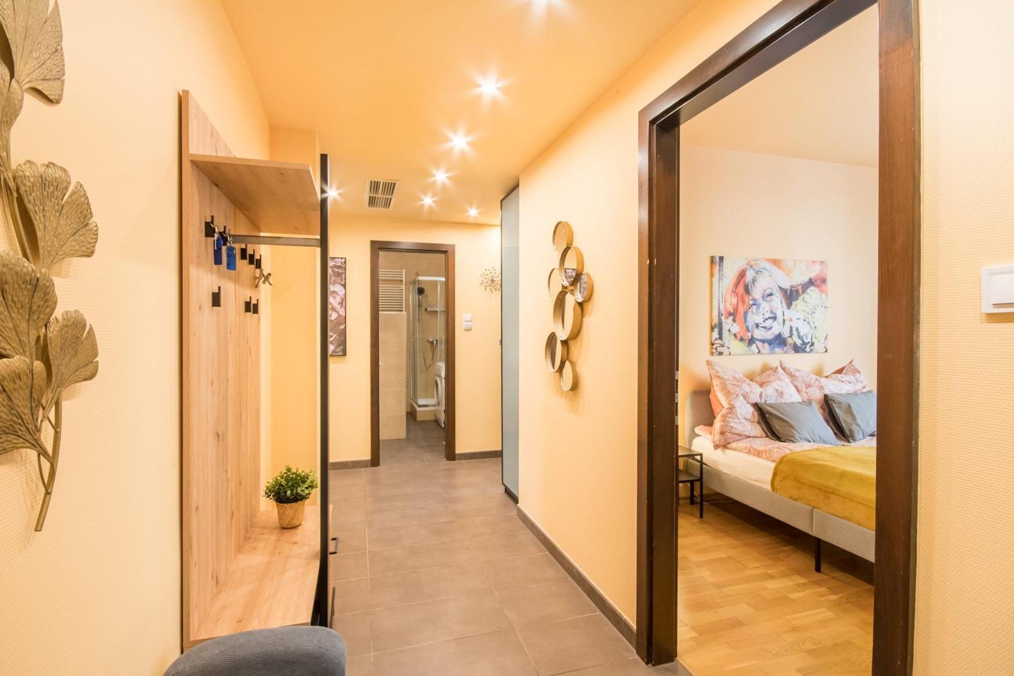 Apartment Very Central - Large - Balcony - Comfy Budapest