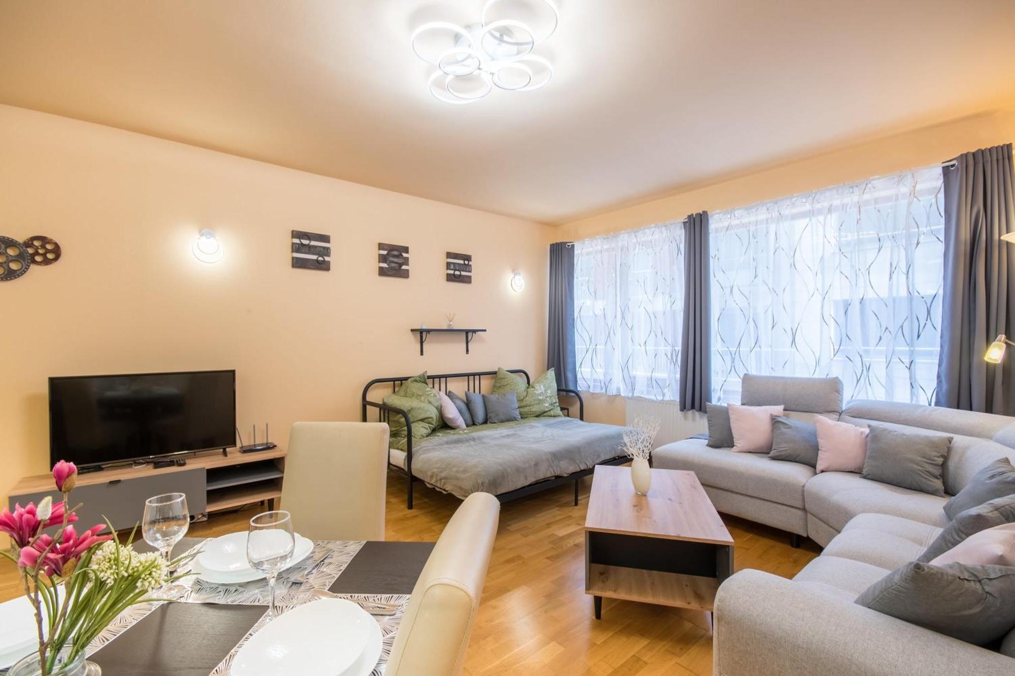 Apartment Very Central - Large - Balcony - Comfy *